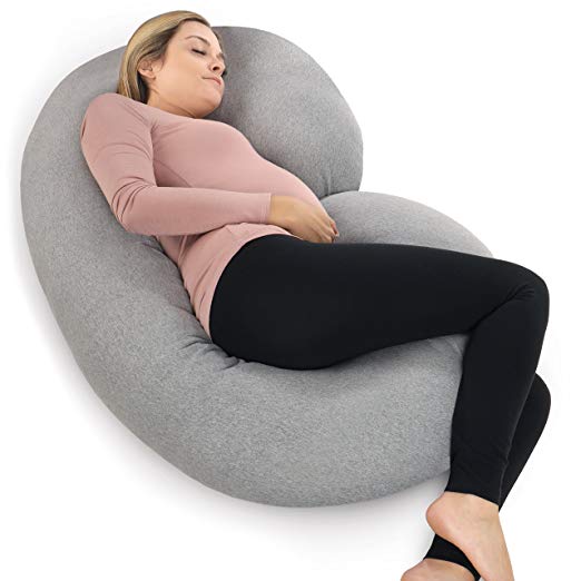 Absolute best pillows for pregnancy! These maternity pillows are amazing and well relieve your back pain. Find out what maternity pillow is best for you, c shaped or u shaped maternity pillow. Best thing is you can use these pregnancy pillow after baby for breastfeeding. Maternity pillows offer many benefits!! #pregnancy #babybump #maternitypillow #thirdtrimester