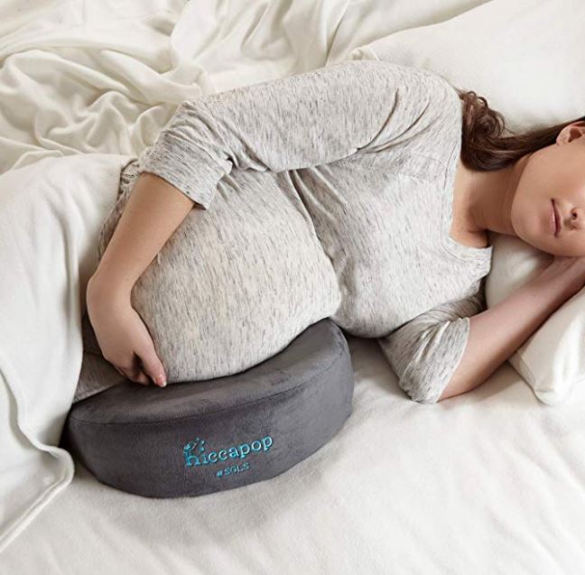 Absolute best pillows for pregnancy! These maternity pillows are amazing and well relieve your back pain. Find out what maternity pillow is best for you, c shaped or u shaped maternity pillow. Best thing is you can use these pregnancy pillow after baby for breastfeeding. Maternity pillows offer many benefits!! #pregnancy #babybump #maternitypillow #thirdtrimester