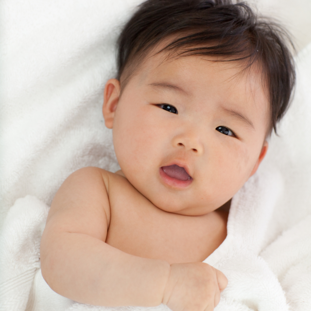 Why A Newborn Baby Tenses Up? (6 POSSIBLE REASONS!)