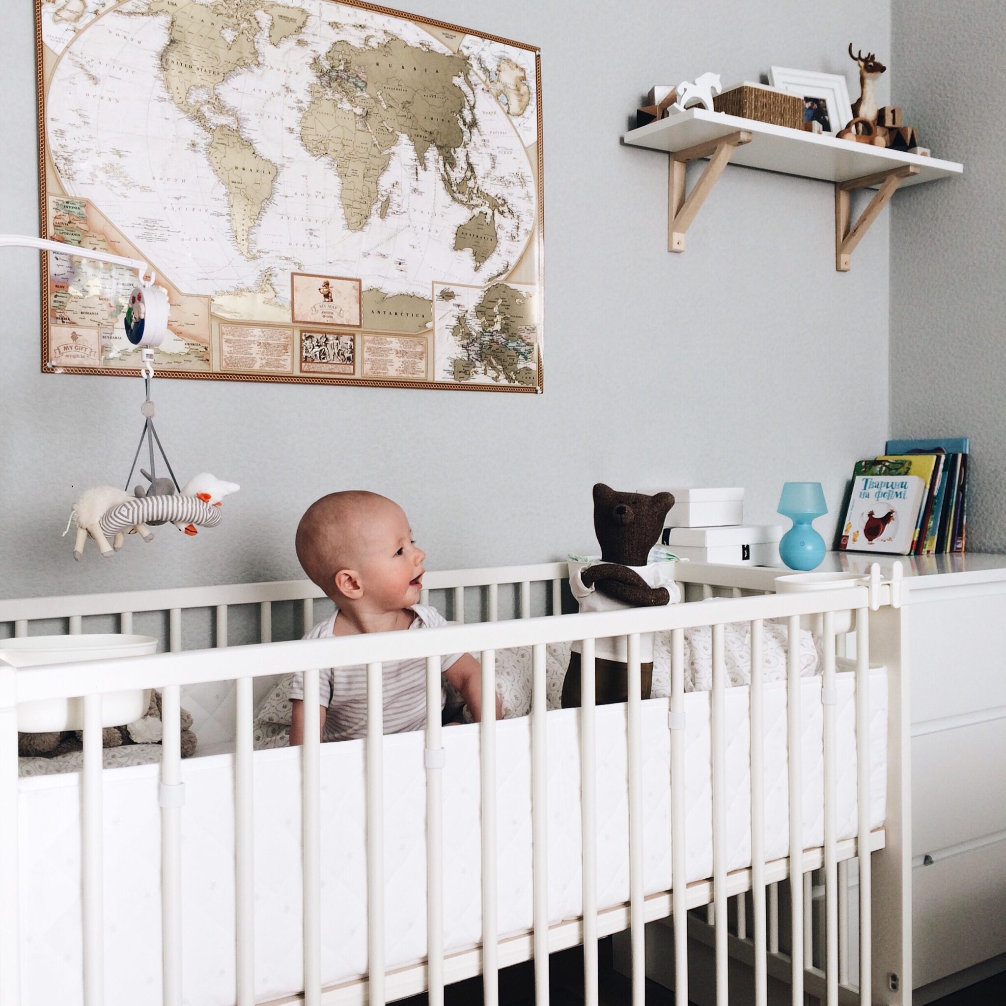 What’s The Difference Between A Mini Crib And A Regular Crib? (FIND OUT!)