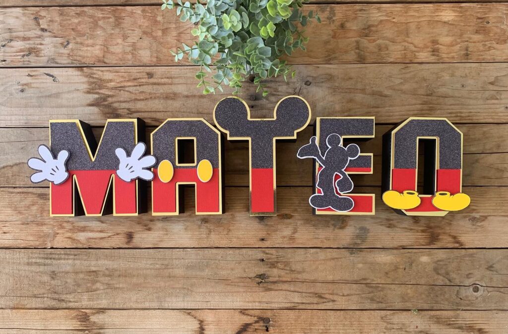 Mickey mouse-inspired 3D letters 