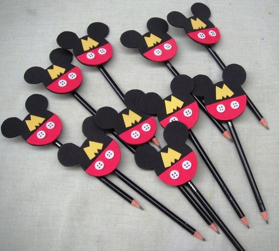 DIY paper Mickey mouse pencil toppers